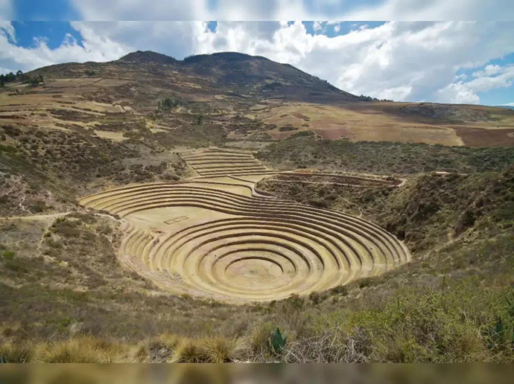 Eksplorasi Pemandangan Moray Agricultural Terraces di Peru