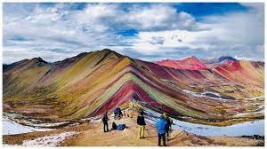 Rekreasi di Peru Keindahan Gunung Rainbow Vinicunca